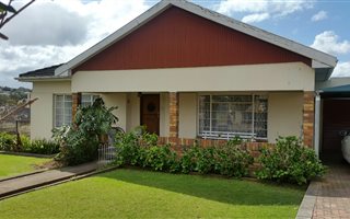3 Bedroom House in Van Riebeeck Heights