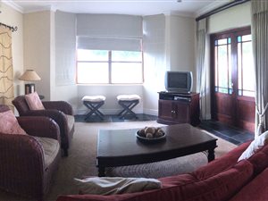 2 Bedroom House in Boschenmeer Golf Estate