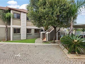2 Bed Apartment in Helderwyk Estate