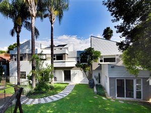 4 Bed House in Woodmead