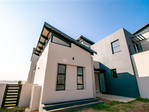 5 Bed House in Copperleaf