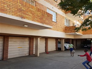 20 Bed Apartment in Malvern East
