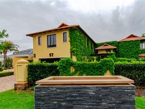 4 Bed House in Silver Lakes