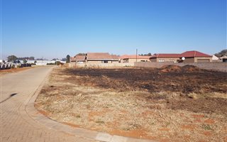 1047 m² Land available in Meyerton Park