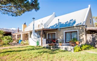 3 Bedroom House in High Riding Country Estate