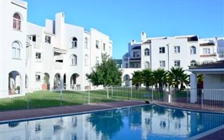 2 Bedroom Apartment in Blouberg Sands