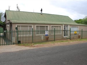 4 Bed House in Uniondale