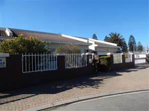 4 Bed House in Sunset Beach