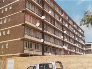 1.5 Bed Flat in Eloffsdal