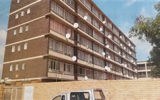 1.5 Bedroom Flat in Eloffsdal