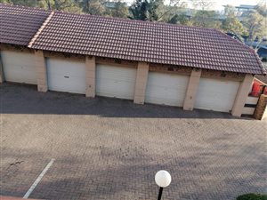 2 Bed Townhouse in Die Hoewes