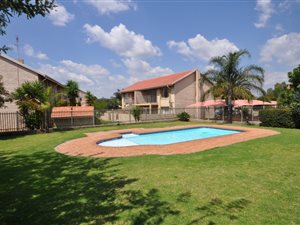 3 Bed Apartment in Moreleta Park