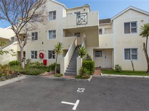2 Bed Apartment in Diep River