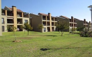 2 Bedroom Apartment in Carlswald North Estate