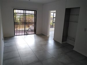 2 Bed Apartment in Somerset West Central