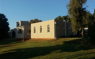 5 Bedroom House in Hilton