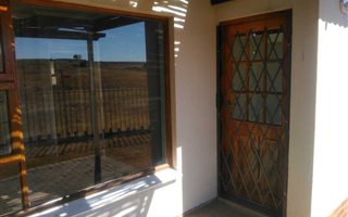 2 Bedroom Townhouse in Bayswater