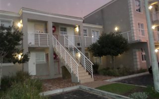 2 Bedroom Apartment in Melkbosstrand