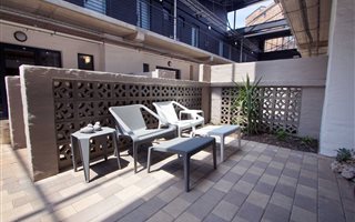 Bachelor apartment in City & Suburban (Maboneng)