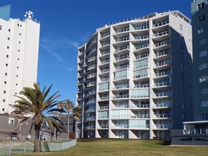 2 Bed Apartment in Diaz Beach