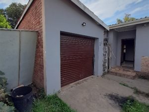 5 Bed House in Fort Beaufort