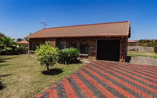 2 Bedroom House in The Orchards