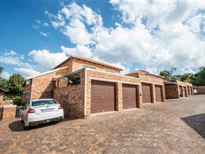3 Bed Townhouse in Allens Nek