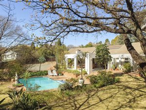 7 Bed House in Bryanston