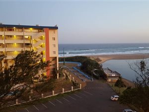 2 Bed Apartment in Amanzimtoti