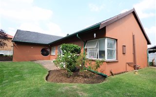 4 Bedroom House in General Alberts Park