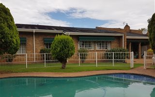 5 Bedroom House in Mohadin