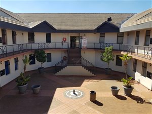 205 m² Commercial space in Hatfield