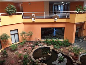 80 m² Commercial space in Essenwood
