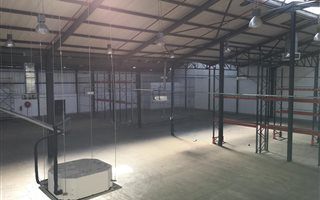 4100 m² Industrial space in Airport Industria