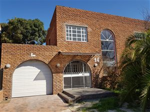 4 Bed House in Zeekoevlei