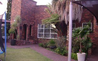 4 Bedroom House in Dennesig