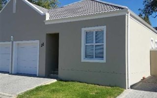 2 Bedroom House in De Zoete Inval