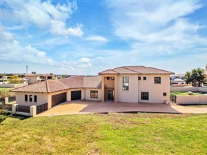4 Bed House in Hazeldean (Silverlakes Surroundings)