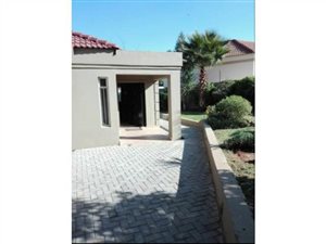 4 Bed House in Sundowner
