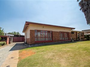 3 Bed House in Rowhill