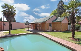 3 Bedroom House in Edelweiss