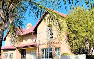 4 Bedroom House in Highveld