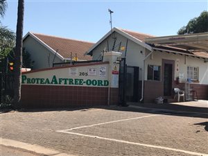 2 Bed Townhouse in Die Hoewes
