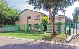 2 Bedroom Flat in Windsor West