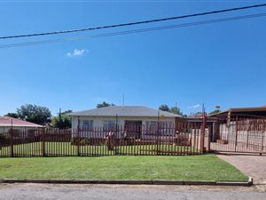 3 Bed House in Quellerie Park