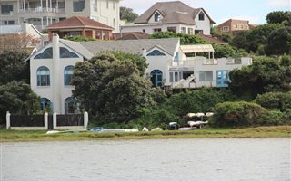 4 Bedroom House in Kleinemonde