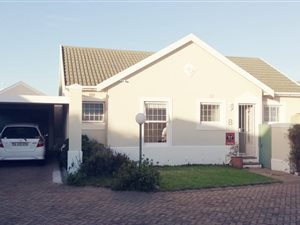 3 Bed House in Bergvliet
