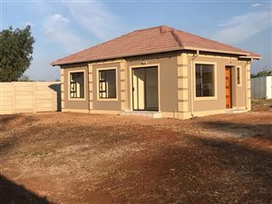 2 Bed House in Vanderbijlpark CE5