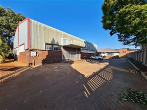 900 m² Industrial space in Hennopspark