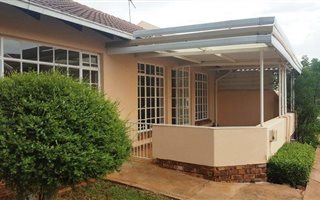 2 Bedroom Simplex in Die Wilgers